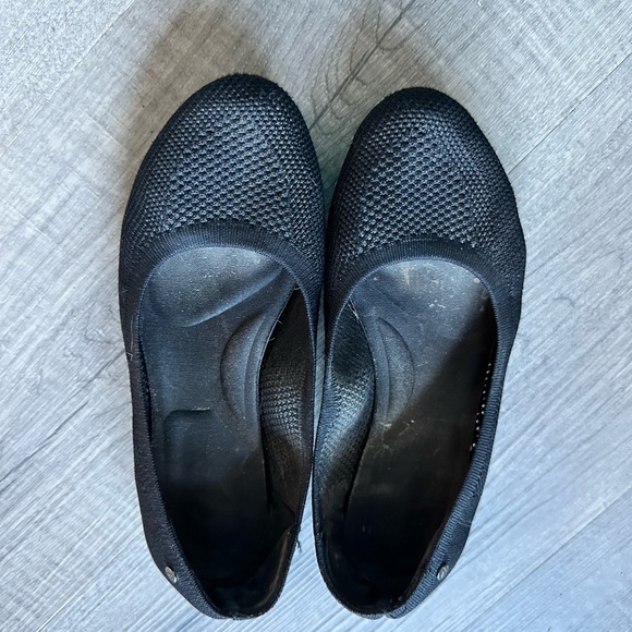 Simply Vera Vera Wang Shoes - Simply Vera Vera Wang Black Flats Size 8